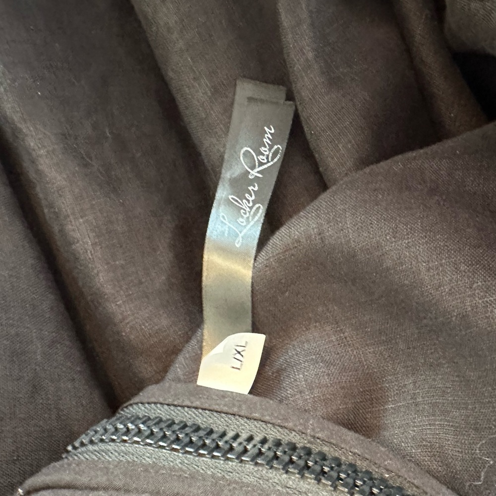 Never worn - Picture 4 of 6